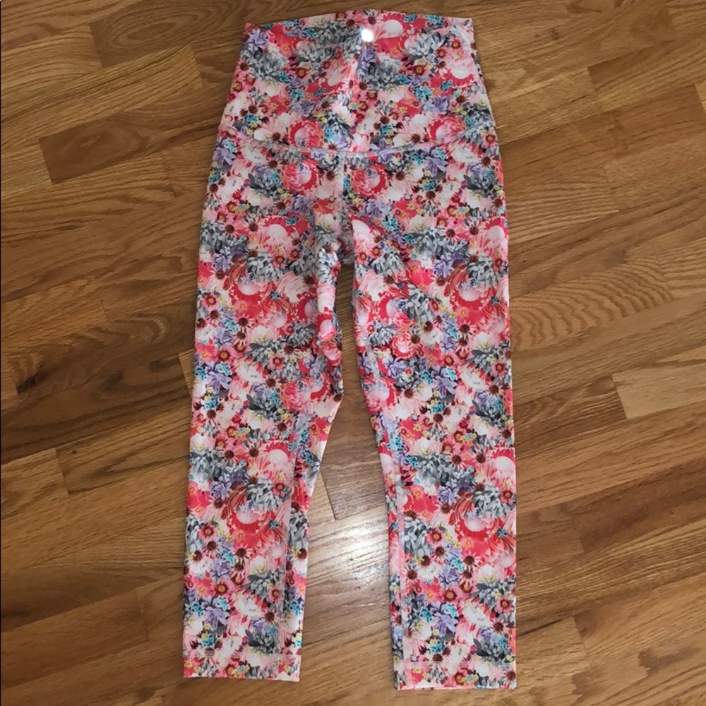 Lululemon Cropped Flower Print Leggings